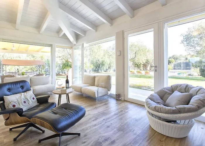 Nuit Blanche Con Piscina Air Co Wifi Vicino